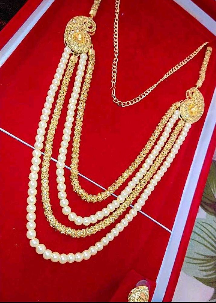 Elegant Pearl Necklace Set
