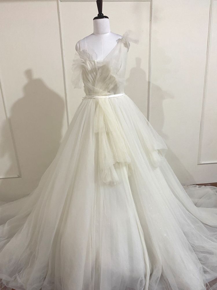 Elegant Tulle Wedding Gown