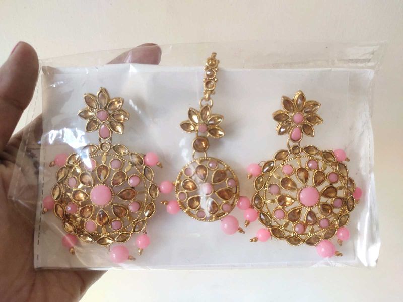 Mangteeka And Earings Set