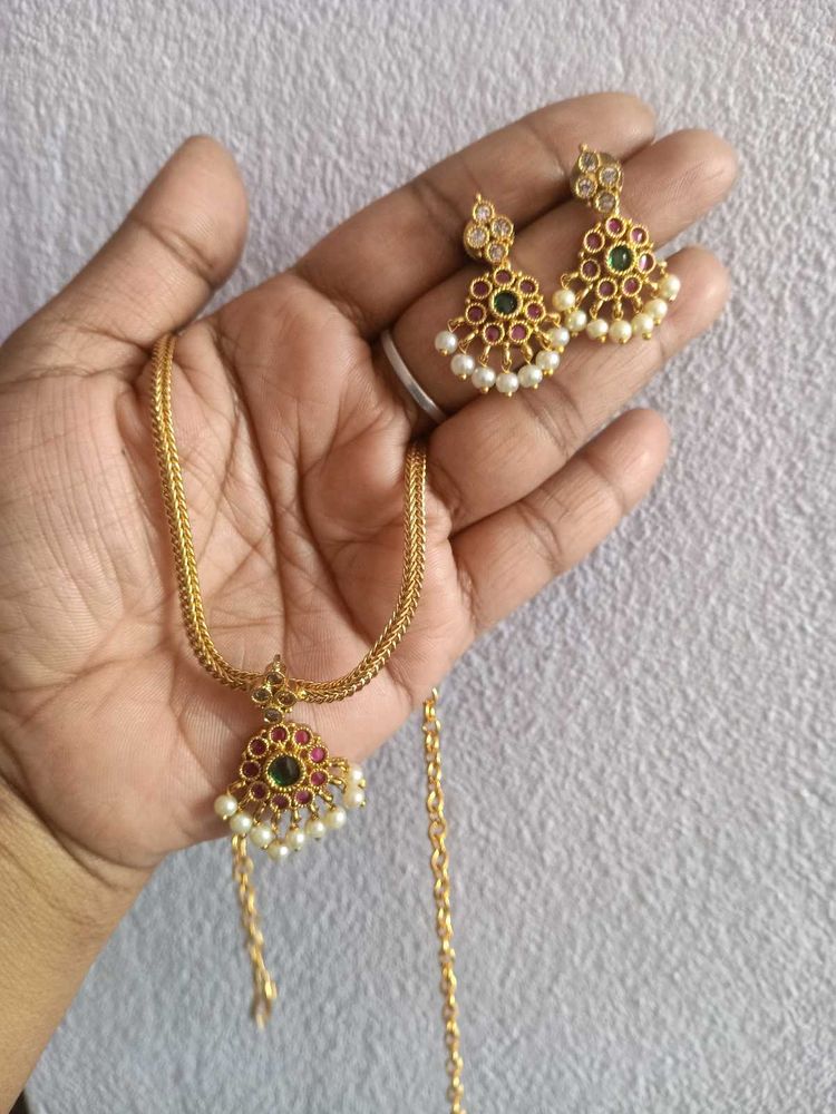 Elegant Gold-Plated Necklace Set
