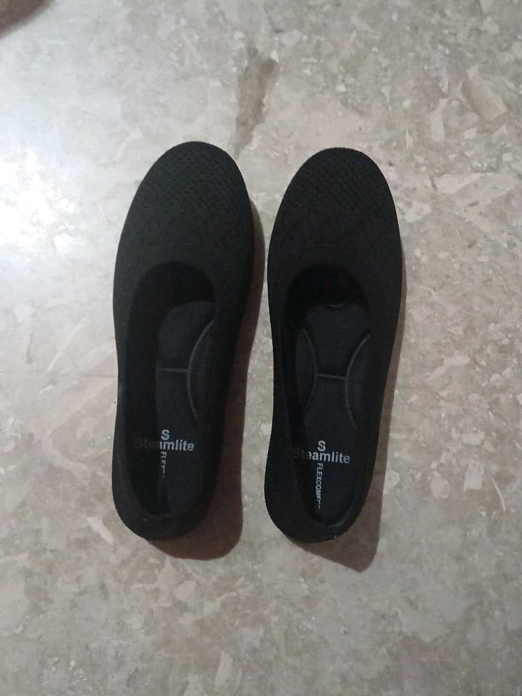 Black Streamlite Comfort Flats - Size 8