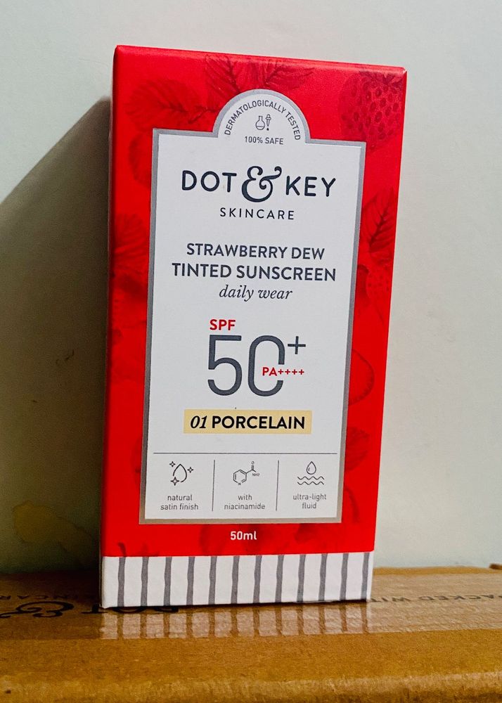 Dot &amp; Key Strawberry Dew Sunscreen❤️