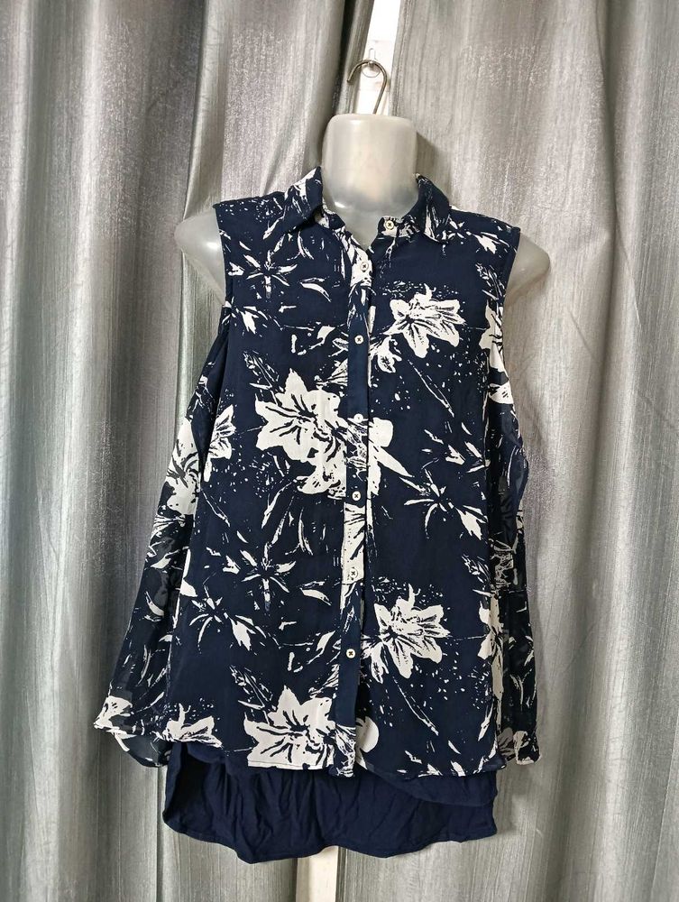 Unique floral print shirt 🤍