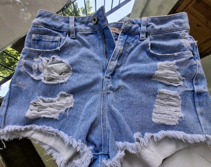 BERSHKA Ripped Denim Shorts 🦋
