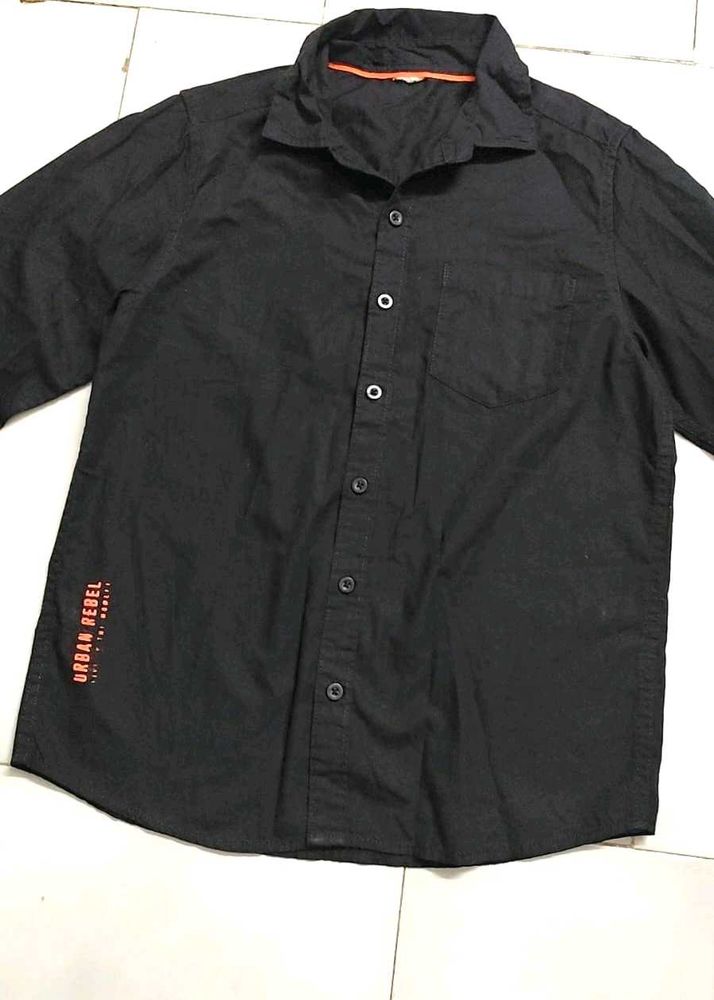 Urban Rebel Black shirt👕