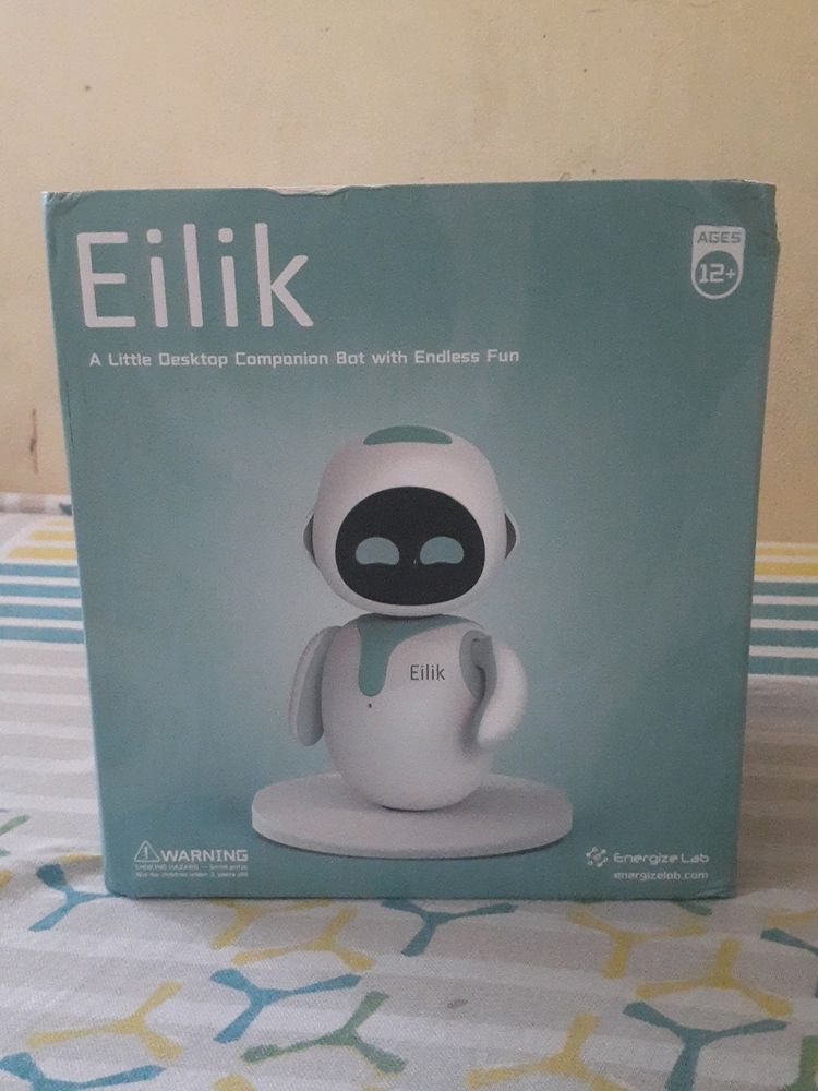 Eilik ( a little Desktop Bot)