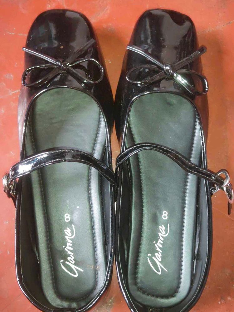 Black Marry Jane ballerina