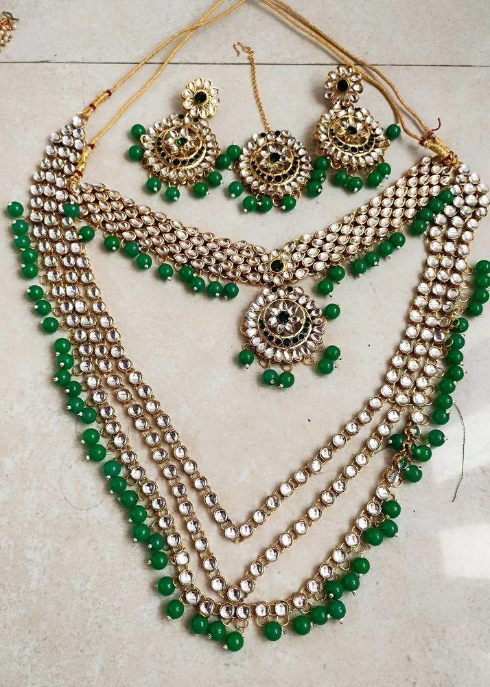 Kundan Jewelry Set