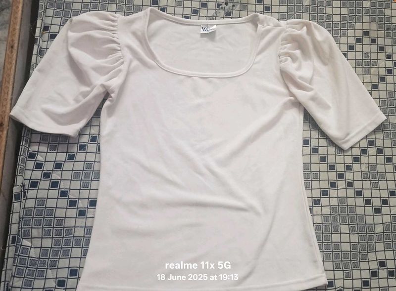 Women&#39;s Puff Sleeve Top