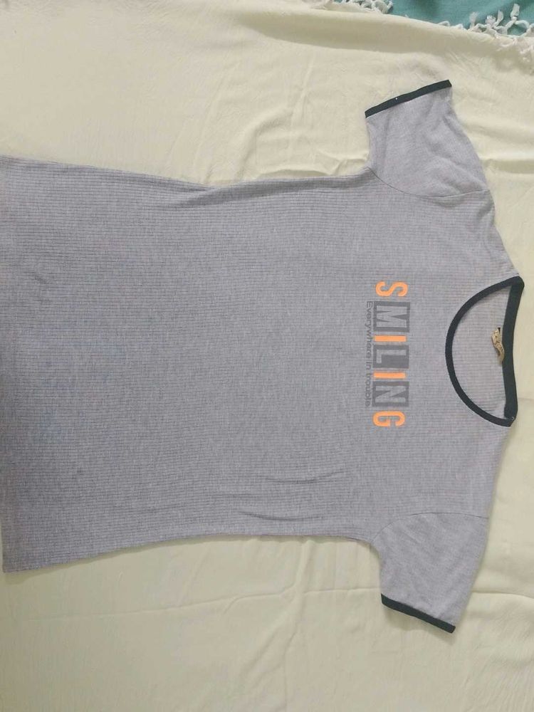 Gray &#39;Smiling&#39; Graphic Tee