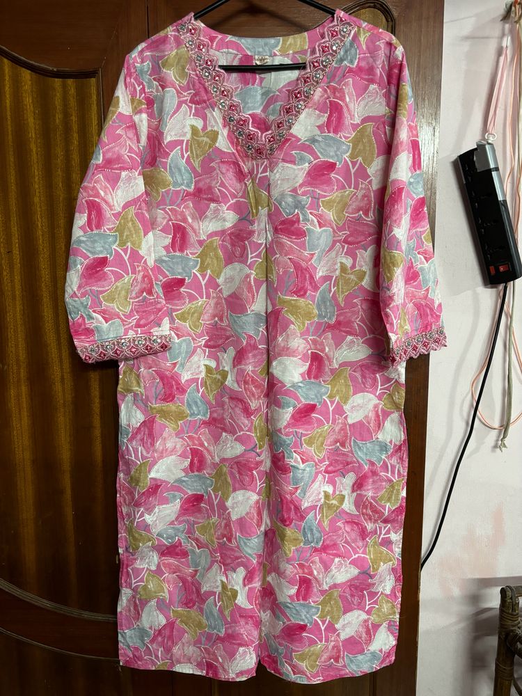 Pink Floral Embellished Kurti