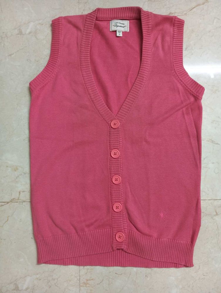 SLEEVELESS SWEATER