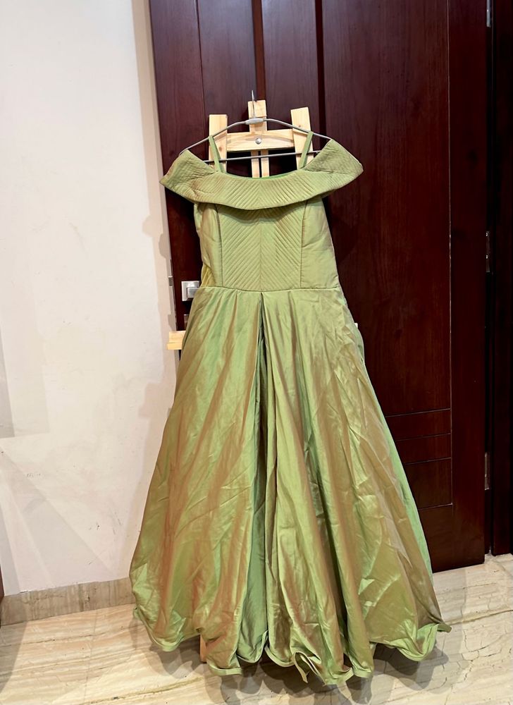 Pretty Silk Green Ethnic Gown
