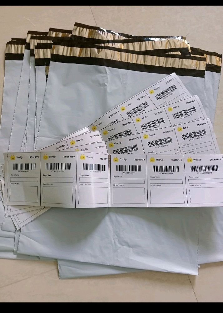 20 Shipping Lables&amp;20 bags