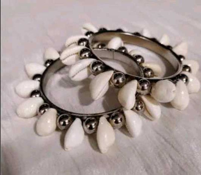 Shell Bangle Set
