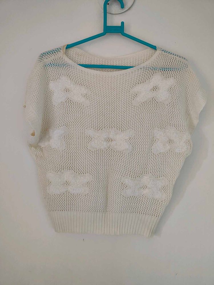 Cute Floral Knit crop Top - off white