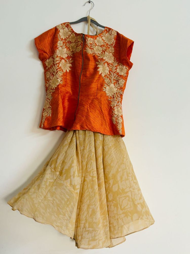 Elegant skirt with peplum top fits L-xl