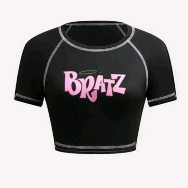 BRATZ Fitted Graphic T Shirt -SAVANA by Urbanic