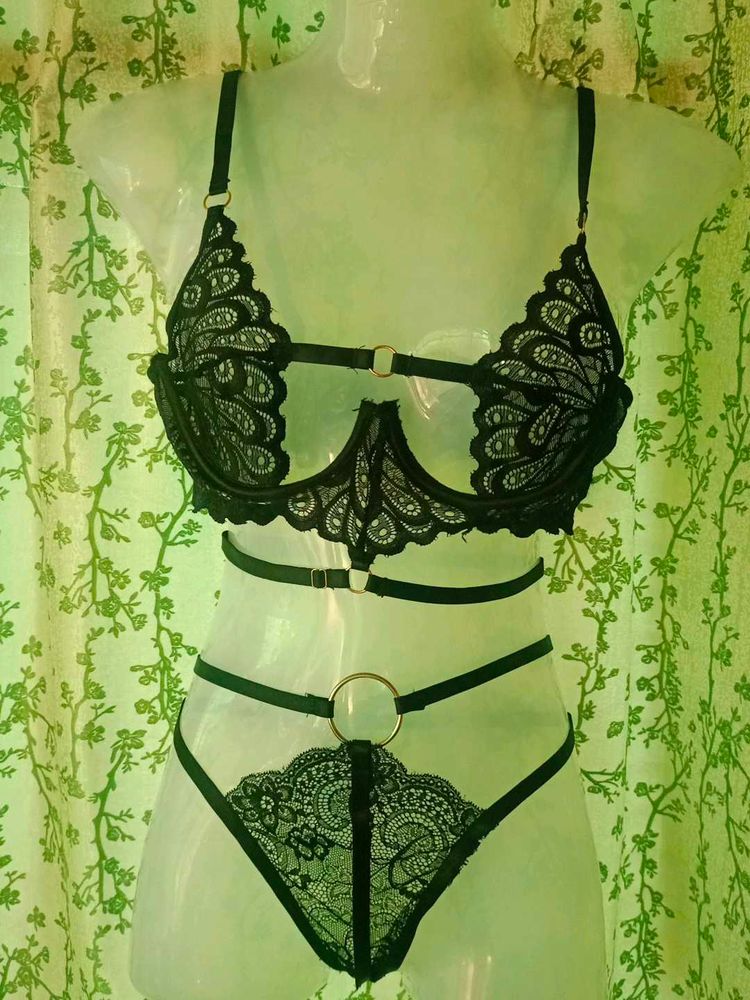 Black Lace Lingerie Set