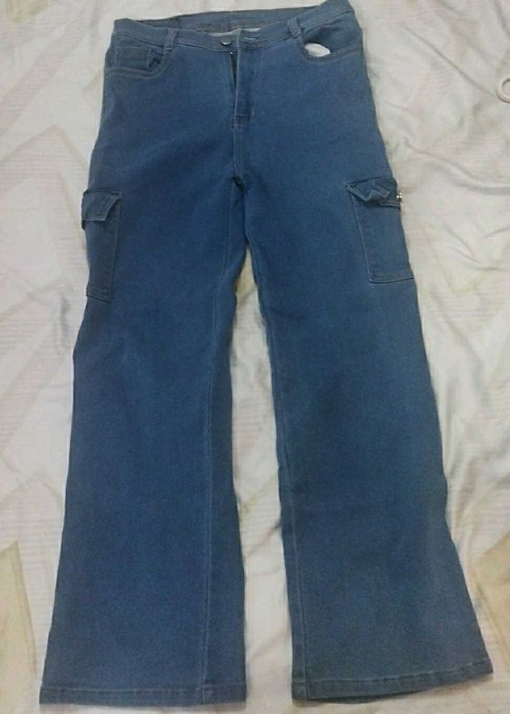 Wide Leg Cargo Jeans