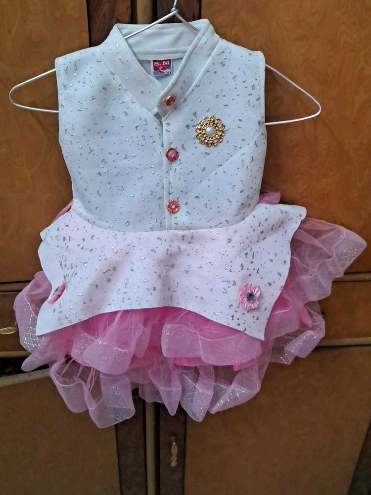 Girl&#39;s Party Dress