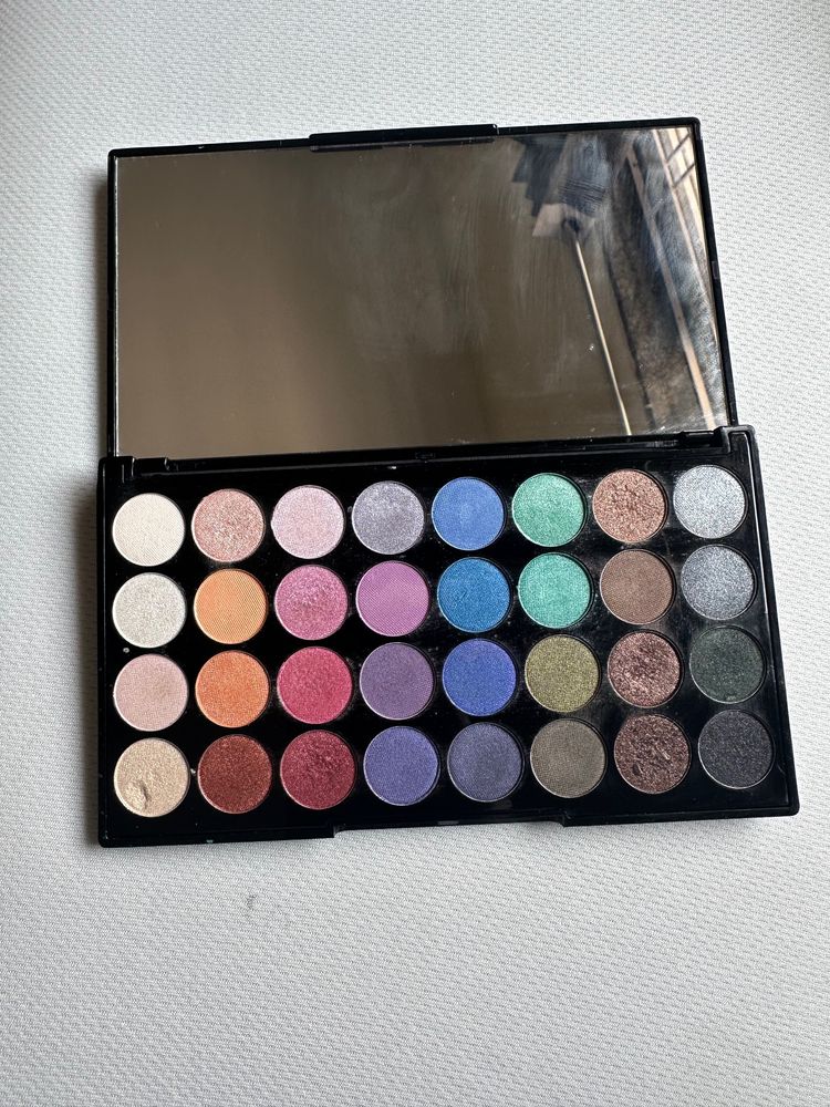Revolution 32 Shade Eyeshadow Palette(Get One Free