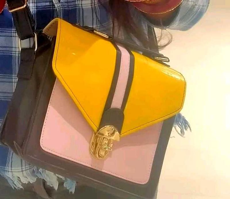 Sale  💥 New Sling Bag