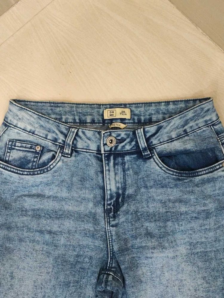 Light Wash Denim Jeans With Pearls on Ankle