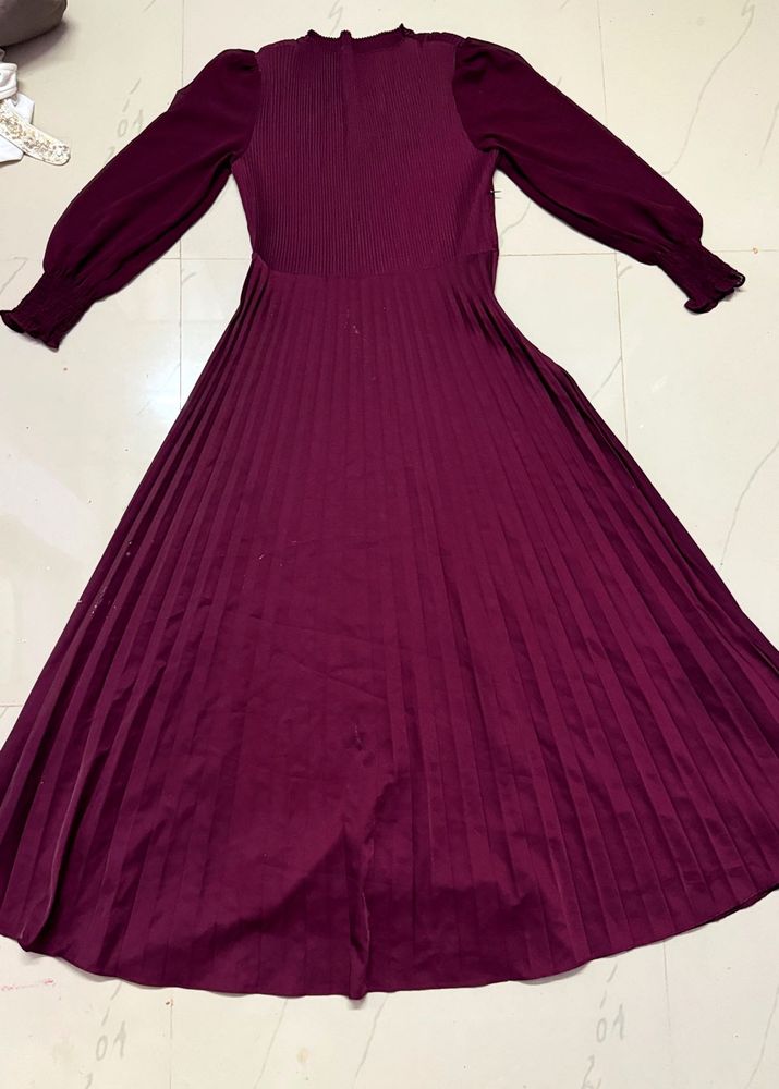 Burgundy Pleated Long Dress❤️