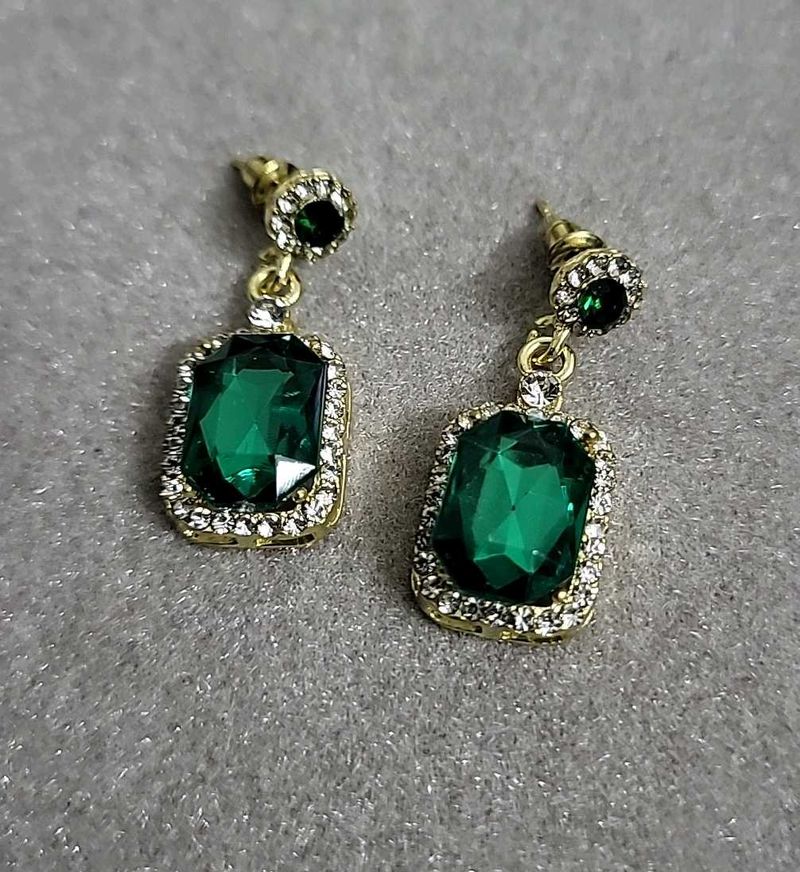 Emerald Green Drop Earrings
