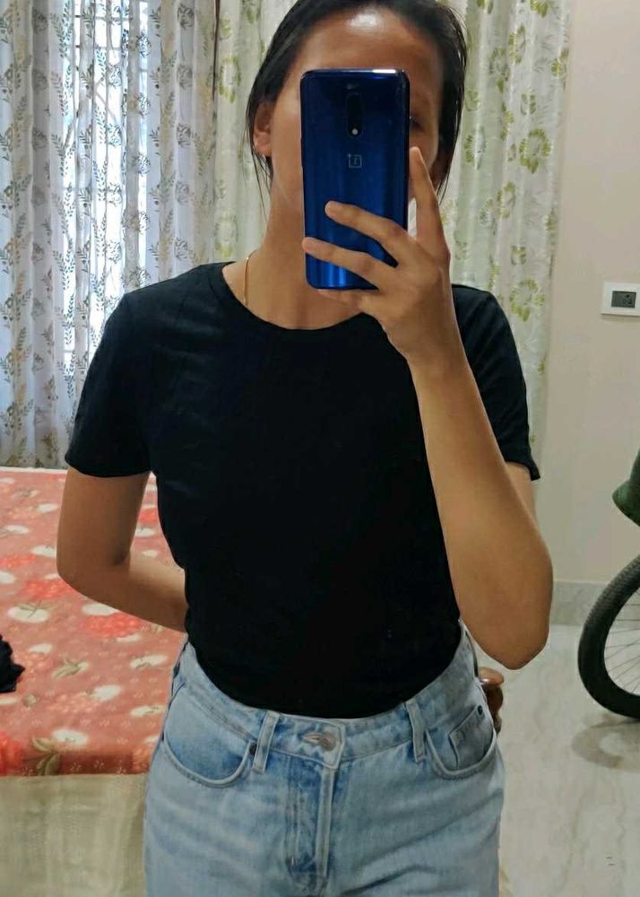 Basic Black Tshirt