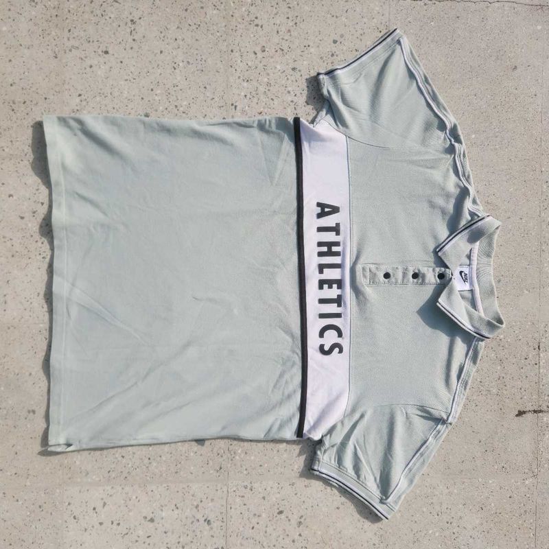 nike t shirt