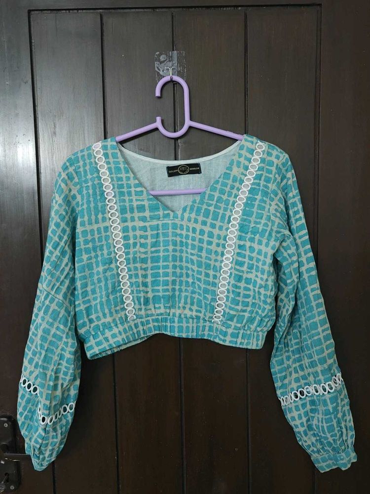 Cropped Blue Patterned Top