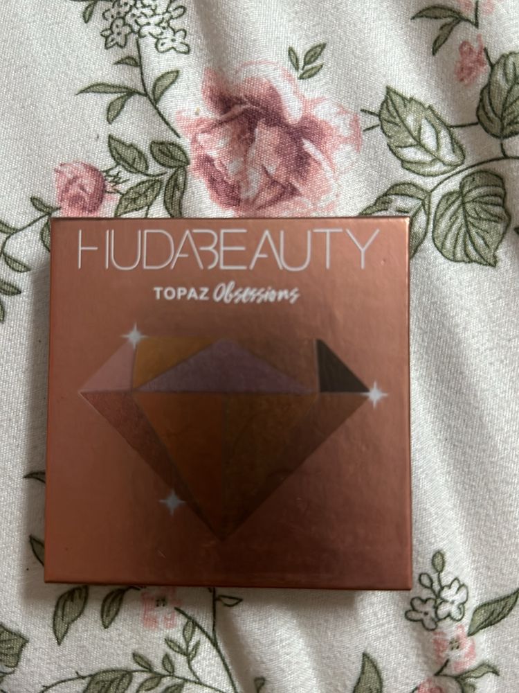 HUDA Beauty Eyeshadow Pallet