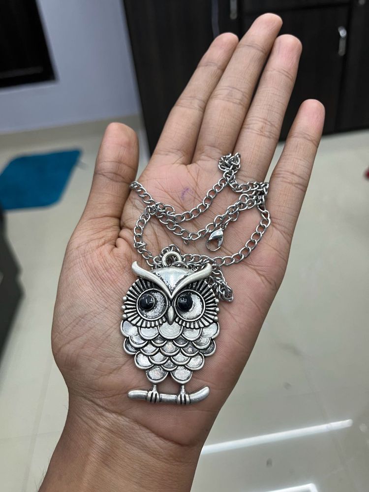 STYLISH OWL NECK PIECE