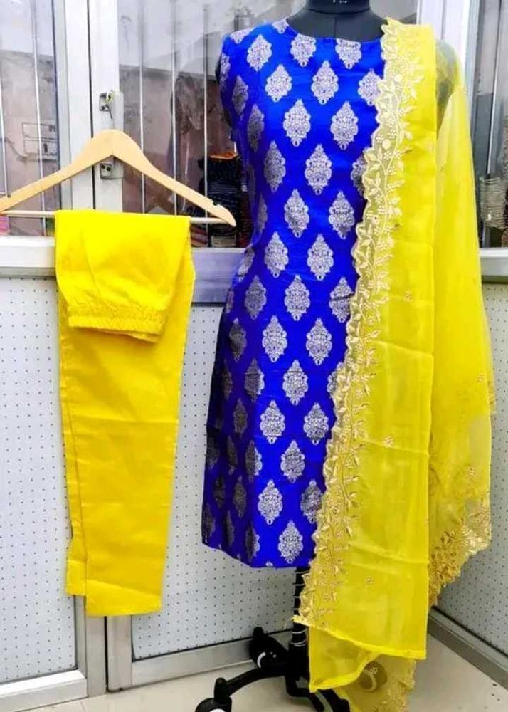 Women Beautiful Kurta Set