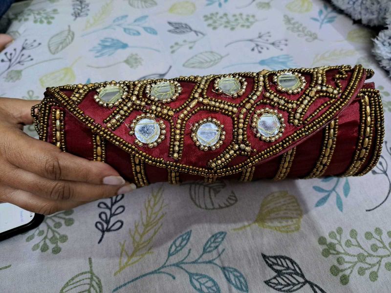 Embroidery Clutch Bag With Sling
