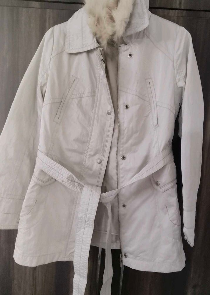 Elegant belted coat