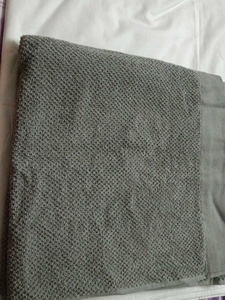 NEW GREY SOFT TOWEL