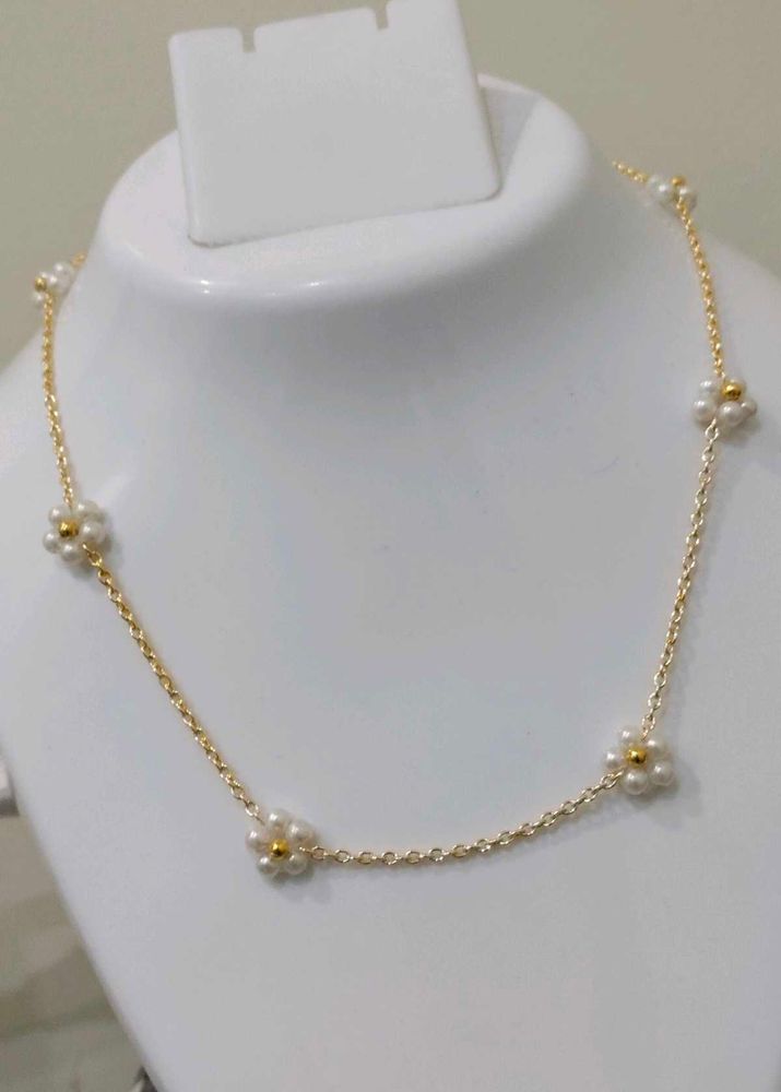 Daisy Pearl Necklace
