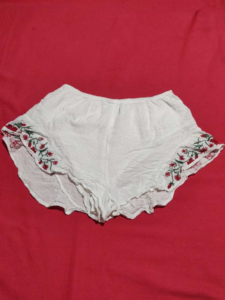 Girls Short Size 34