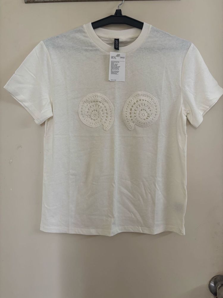 MOTIF H&amp;M DETAILED T-SHIRT