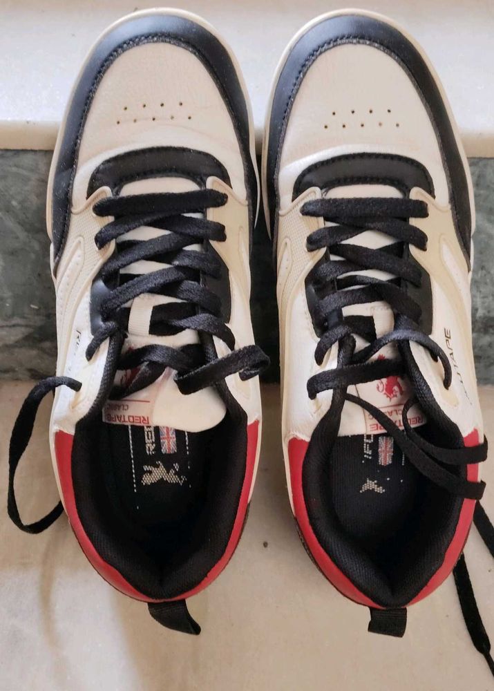 Red Tape sneakers (UK 7)