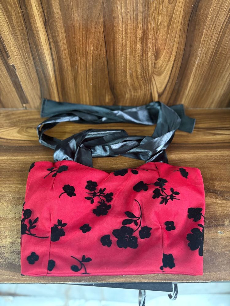last day offer Red Black Floral Print Top