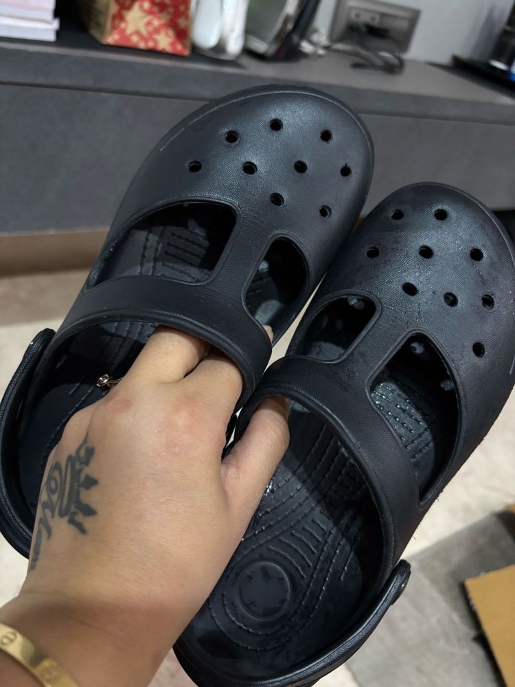 Black Crocs - Women&#39;s Size 6