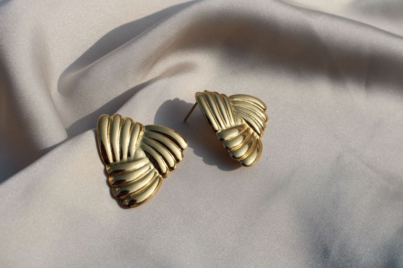 Elegant Gold Plated Knot Design Earrings