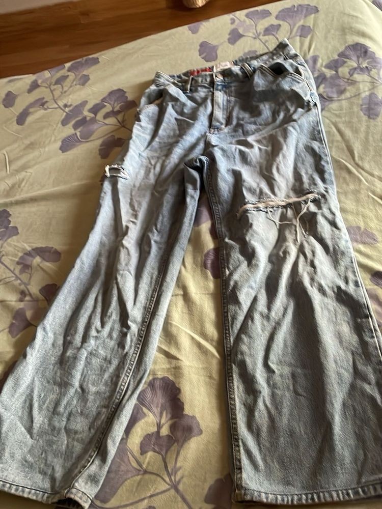 Distressed Wide Leg Jeans