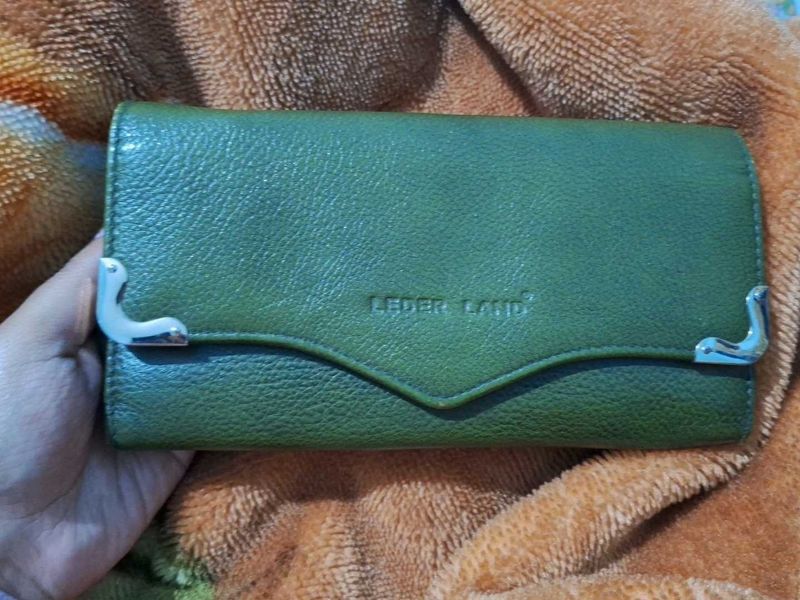 Modest Green Leather Wallet 💚
