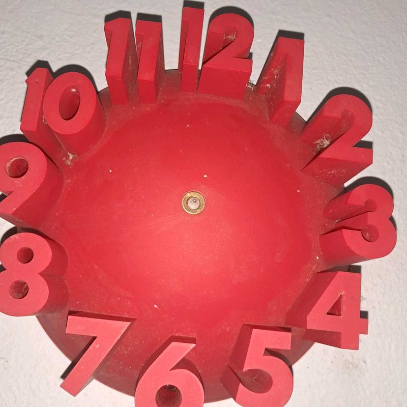 Unique 3D Clock (Non-Working)