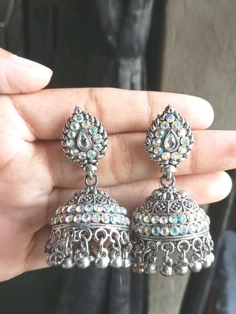 I&#39;m Selling New and Classic Earring.